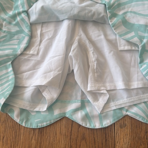 Vineyard Vines | Scallop Skirt size 8 mint green - Picture 10 of 10